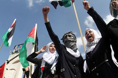 Les jeunes palestinien-ne-s nous apprennent actuellement comment résister