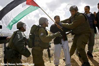 Quatre pacifistes arrêtés à Bilin
