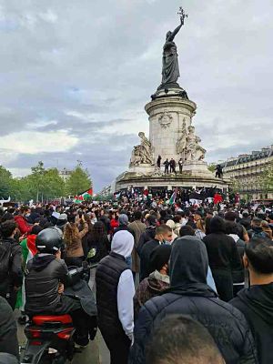 Palestine et pétainisme -
Quand la Palestine reconquiert ses droits, le néo-pétainisme français décrète le non-droit