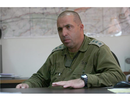 Un officier de l’armée sioniste annule sa visite à Londres de peur d’être arrêté