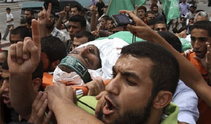 Les Palestiniens pleurent le chef Qassam dans le camp d’Al-Buriej