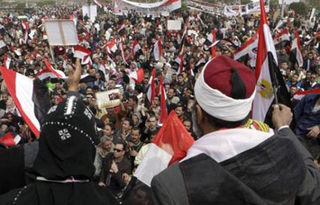 La révolution arabe en marche : des millions de manifestants dans les rues‏