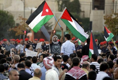Protestations devant l'ambassade israélienne en Jordanie