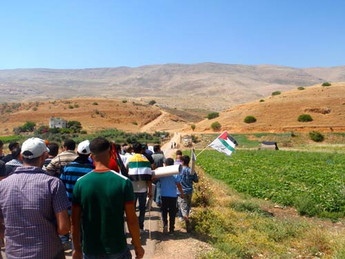 Azmut, un nouveau village s'engage dans la lutte contre l'occupation israélienne et le vol des terres