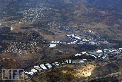 Les industries de lâ€™occupation â€“ les zones industrielles israéliennes