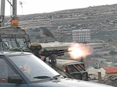 Les forces israéliennes d'occupation blessent 6 enfants à Beit Ommar