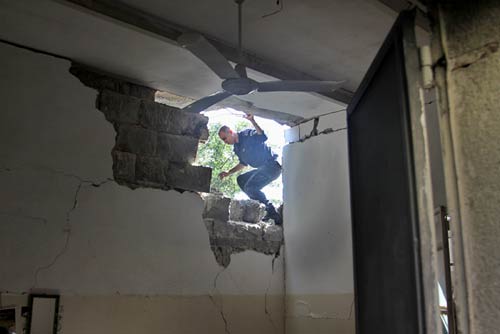 Les forces israéliennes attaquent Naplouse : 19 blessés, 5 détenus et une maison complètement détruite