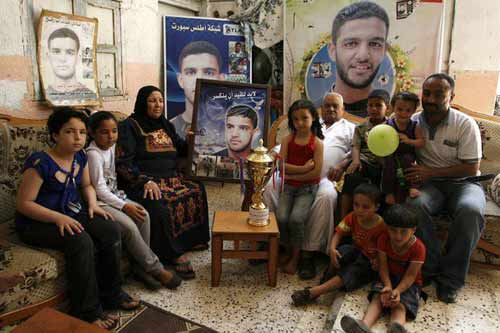 Gaza prépare le retour du footballeur Mahmoud al-Sarsak détenu par Israël depuis 2009