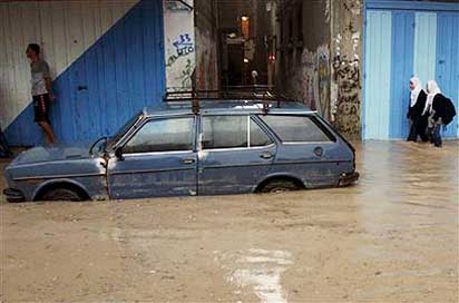 Les inondations, les pluies provoquent des pannes d’électricité dans la Bande de Gaza