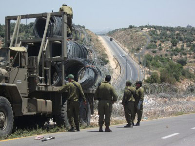 Les forces israéliennes clôturent le village d'Izbat al-Tabib