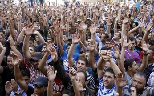 LIBERTE, JUSTICE, DIGNITE
A l'appel des Palestiniens pour la Dignité, Rassemblement mardi 11 septembre, à 17h, à Ramallah, Place Manara, pour exiger la justice sociale et l'abrogation du Protocole économique de Paris