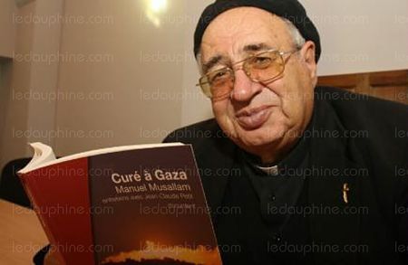 Le père Musallam à Abbas : 'Cherchez-vous une grotte pour vivre parmi les voleurs israéliens !'