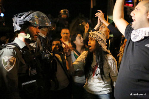 La police israélienne attaque les protestations anti-Prawer à coup de grenades lacrymogènes et de jets de canons à eau