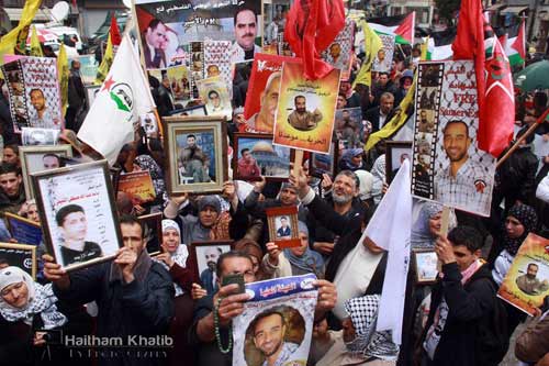 Issawi appelle à une Journée des Prisonniers palestiniens de 'rage et de solidarité' - 3000 détenus refusent de se nourrir, des centaines de Palestiniens dans les rues