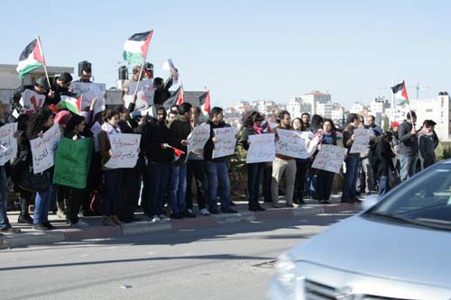 Protestations massives contre la politique de l'Autorité Palestinienne et contre Fayyad en Cisjordanie