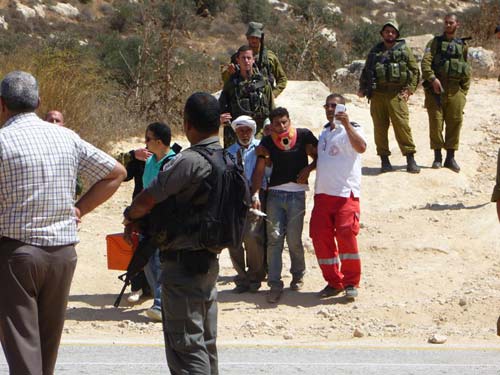 Colons et soldats israéliens attaquent les villageois à Salem, Naplouse