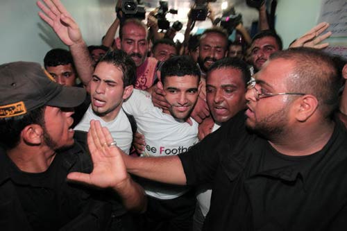 Le palestinien Mahmoud Sarsak rejette l’invitation du FC Barcelone avec le soldat israélien Gilad Shalit (vidéo MàJ 30.09)