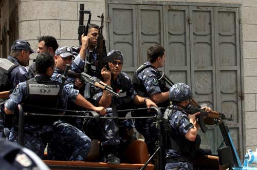 Les services sécuritaires de l'Autorité Palestinienne prennent des mesures pour empêcher une troisième Intifada