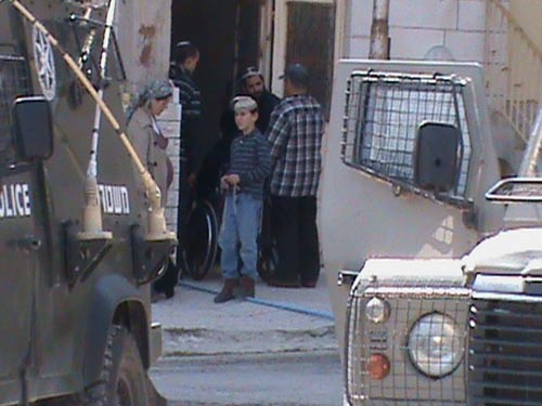 Des colons occupent une maison palestinienne à Al-Khalil