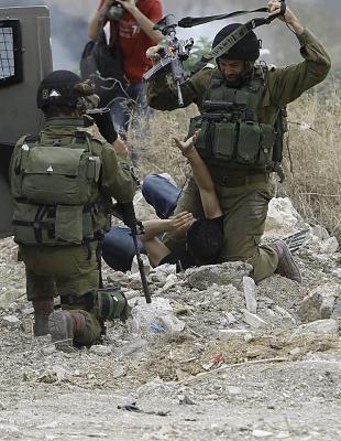 Les colons israéliens portés manquants : le reportage tendancieux d'Al-Jazeera en anglais