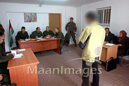 Un tribunal militaire d’Hébron condamne à mort par peloton d’exécution un collaborateur