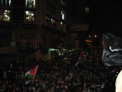 Ramallah passe le Nouvel An avec des chandelles pour Gaza