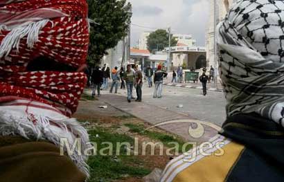 La présence des Palestiniens, source de colère pour les Israéliens; émeutes et violence pour Yom Kippour ;  nouvelles violences vendredi après-midi