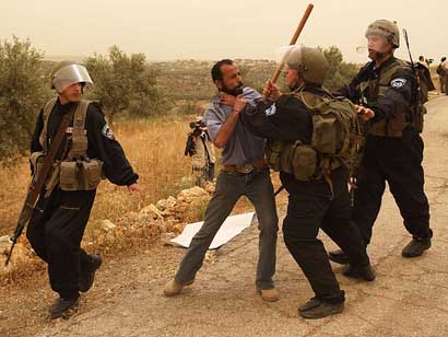 Bilin : Les Forces d'Occupation Israélienne envoie un Palestinien à l'hopital
