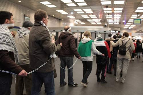 Les prisonniers palestiniens dans le métro parisien