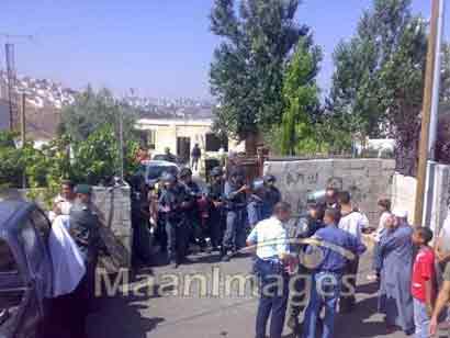 Les Forces d’Occupation Israélienne démolissent à la dynamite un bâtiment de 6 étages à Beit Hanina