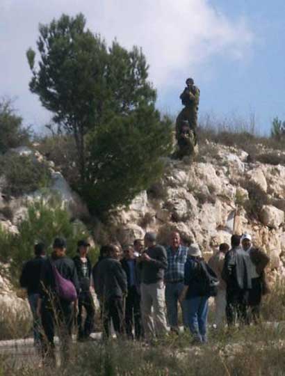 Les Forces d’Occupation Israélienne attaquent une marche de Palestiniens vers la colonie évacuée d’Homesh