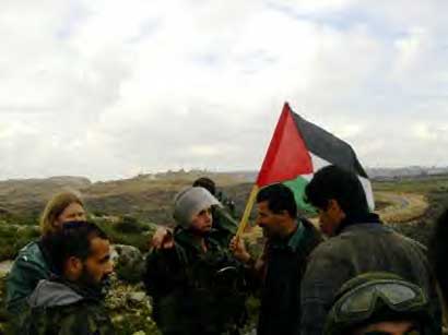 Bil'in : Un jeune de 14 ans touché par balle et un activiste Coréen tabassé, la lutte continue