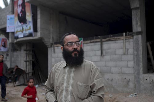 'J'étais déterminé à vivre digne,' dit le gréviste de la faim libéré Akram Rikhawi