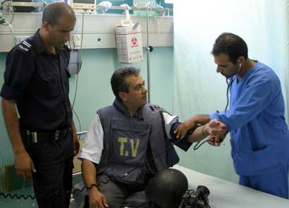 Les Forces d'occupation envahissent Jénine et tirent sur les journalistes : Ali Samoudi blessé.