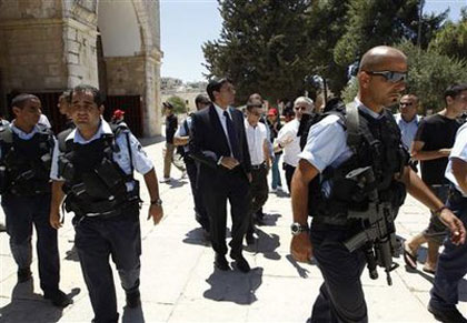 Le vice-président de la Knesset profane AlAqsa et y réclame l'accès des Juifs