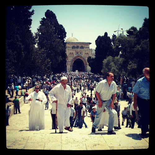 100.000 palestiniens pour la première prière du vendredi du Ramadan à el-Aqsa