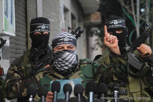 Les Brigades Al-Aqsa font la démonstration de leur force et rejettent les négociations