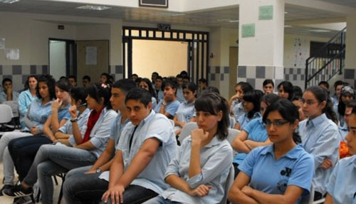 Des consignes israéliennes aux écoles arabes pour interdire tout enseignement civique ou politique