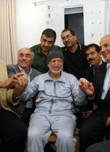 Abbas et Dahlan ont-ils conspiré à l’assassinat d’Arafat ?