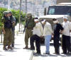 Les troupes des forces israéliennes d'occupation arrêtent 23 palestiniens, dont un homme aveugle