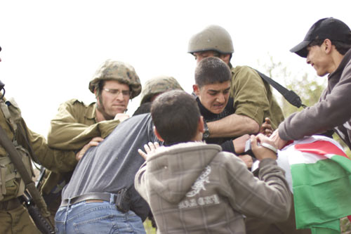 Harcèlement au tribunal militaire d'Ofer et peines de prison pour 8 enfants de Beit Ommar