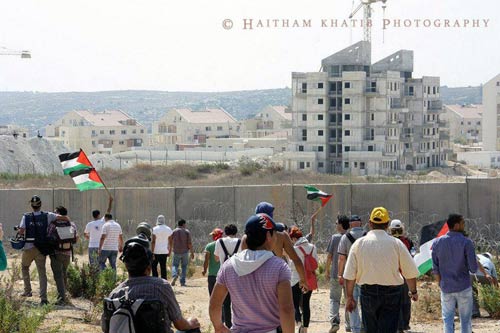 Les manifestations hebdomadaires de Cisjordanie commémorent le 12ème anniversaire de la deuxième Intifada