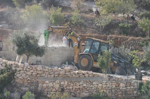 Beit Kahlil : volée de gaz lacrymogènes pendant qu'Israël démolit une maison