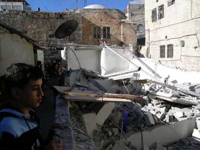 Construction de colonies israéliennes et démolition de maisons palestiniennes à l'ombre des négociations de paix
