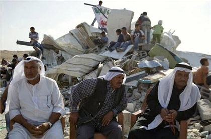 La police israélienne démolit une mosquée à Rahat