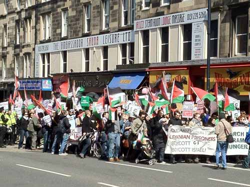 Manifestations de protestation en soutien aux prisonniers palestiniens à Édimbourg et à Londres le 28 avril (photos)