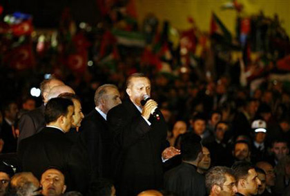 Le Premier ministre turc quitte la tribune après les remarques de Peres sur Gaza