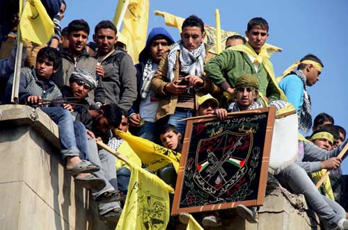 Les partisans du Fatah organisent un gigantesque rassemblement à Gaza