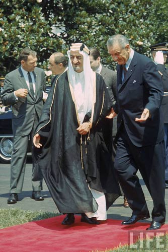 L'Arabie saoudite à Washington en 1966 : 'Frappez l'Egypte, punissez la Syrie...', où comment l'Arabie saoudite complote depuis la nuit des temps contre l'unité arabe