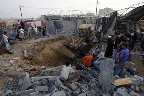 5 blessés et un disparu dans plusieurs raids israéliens sur Gaza